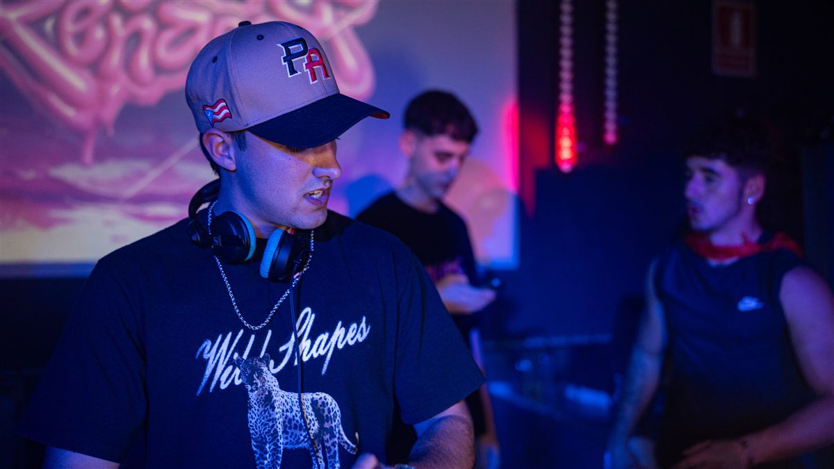 DJ Daviz Garzia actuando en Feria Roxel, reggaeton tech house 2026