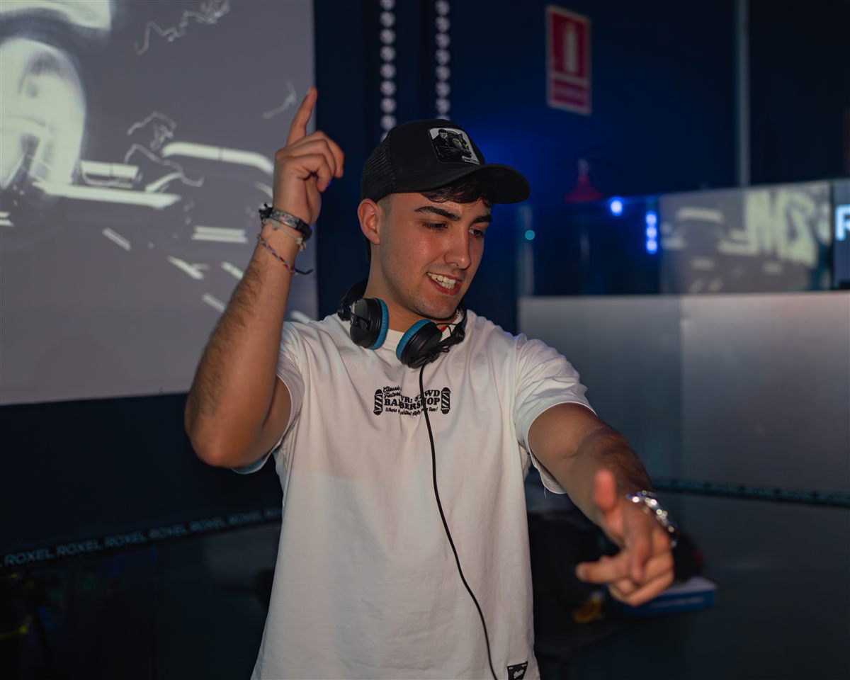 Daviz Garzia DJ en directo en Roxel Labrador, Cantabria